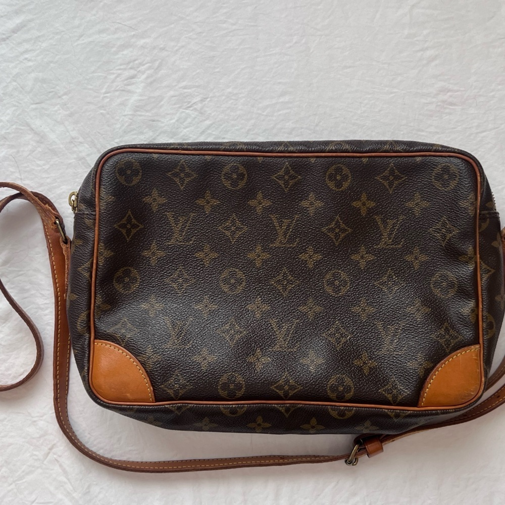 Authenticated Louis Vuitton Monogram Trocadero Crossbody NO0991 - Picture 11 of 15
